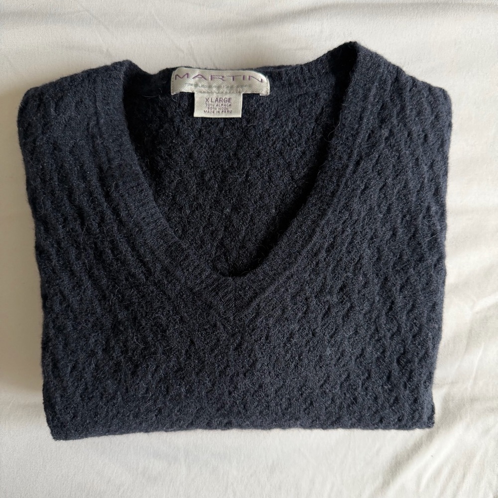 Martin 70% Alpaca 30% Wool Navy Blue V-Neck Cable Knit Classic Sweater